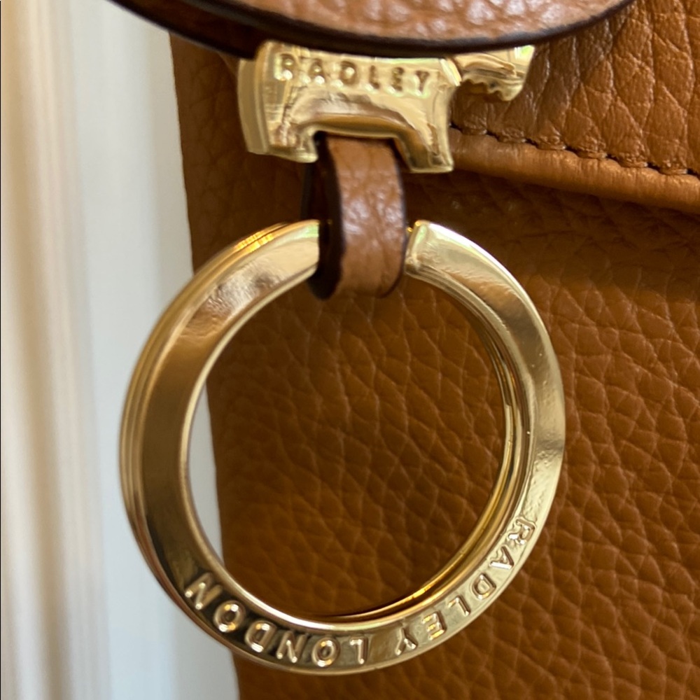 RADLEY LONDON Foresters Drive Small Caramel Crossbody Bag with Flap Closure - Picture 3 of 12